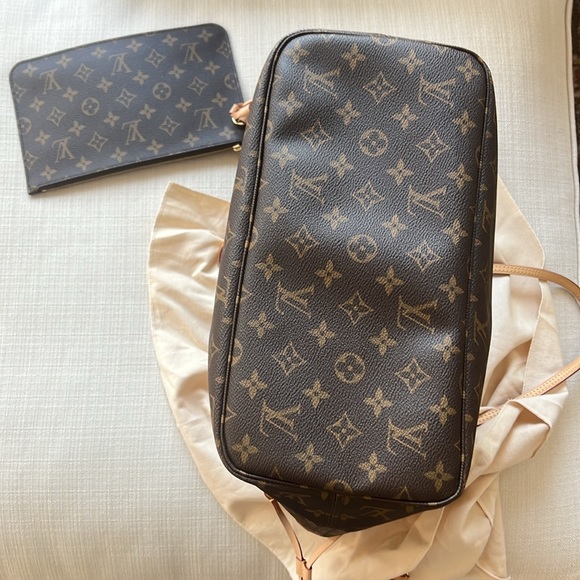 Louis Vuitton Neverfull MM *Authentic* - Picture 7 of 7
